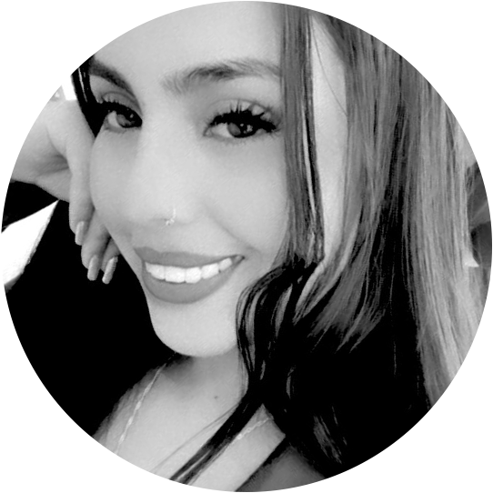 Marcela León BUSINESS MANAGER